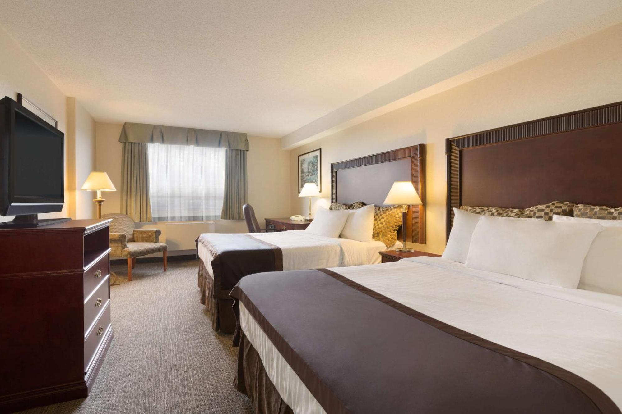 Travelodge Hotel By Wyndham Vancouver Airport Ричмънд Екстериор снимка