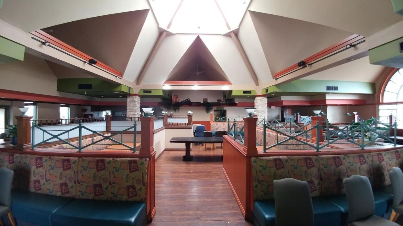 Travelodge Hotel By Wyndham Vancouver Airport Ричмънд Екстериор снимка